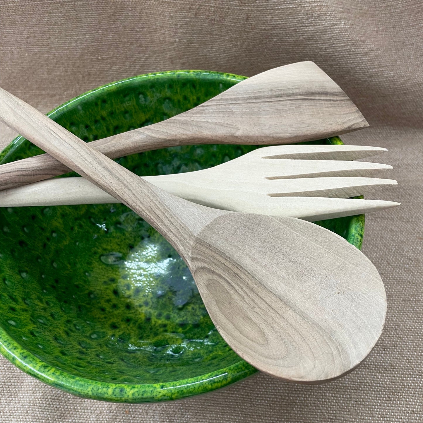 Ustensiles de cuisine en noyer