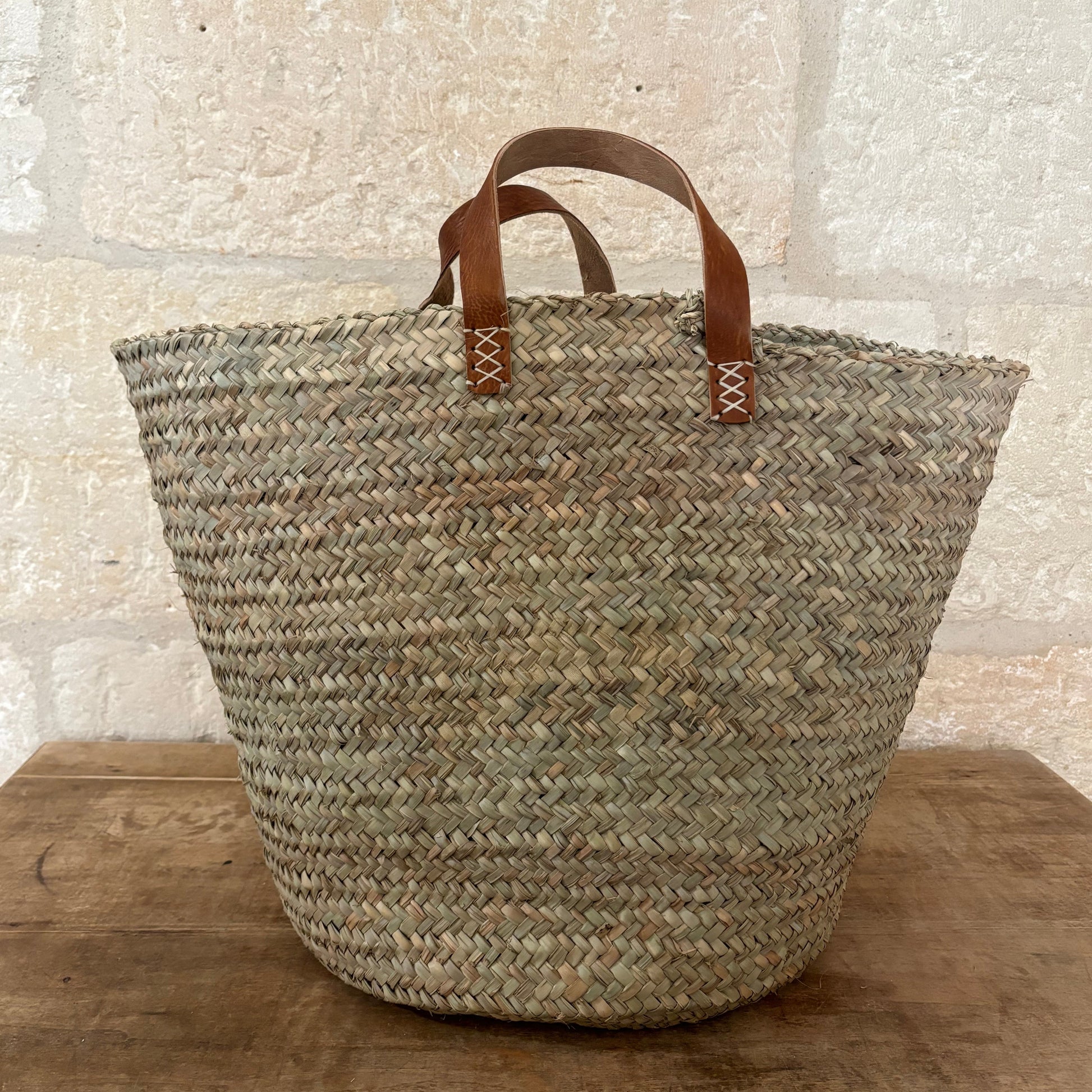 Panier avec anses en cuir